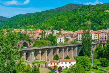 İspanya 'daki Sant Joan de les Abadesses köyünde Pont vell.