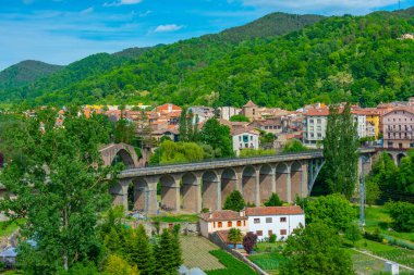 İspanya 'daki Sant Joan de les Abadesses köyünde Pont vell.