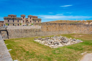 Castell de Sant Ferran İspanyol şehir figürleri.