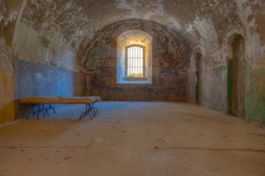 İspanyol şehir figürlerindeki Castell de Sant Ferran 'da kasa dairesi..