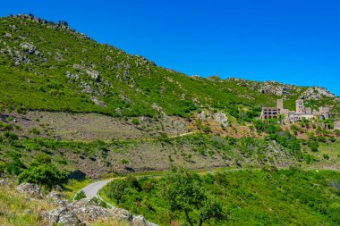 İspanya 'daki Sant Pere de Rodes Manastırı manzarası.