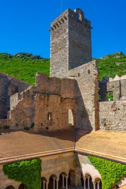 İspanya 'da Sant Pere de Rodes Manastırı.