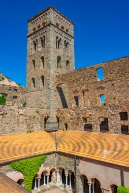 İspanya 'da Sant Pere de Rodes Manastırı.
