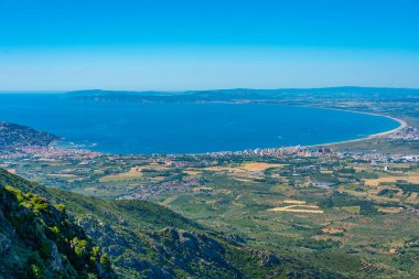 İspanya 'daki Platja de Empuriabrava plajının havadan görünüşü.