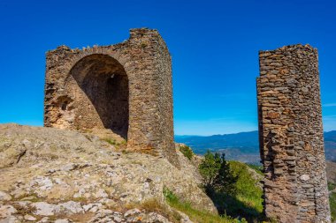 İspanyol kenti El Port de la Selva yakınlarındaki Castell de Verdera.