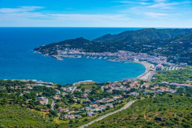 İspanya, El Port de la Selva 'nın hava manzarası.