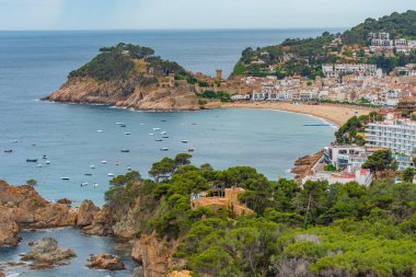 İspanya 'nın Tossa de Mar kentinin Panorama manzarası.