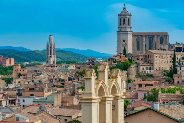 İspanyol kenti Girona 'nın Panorama manzarası.