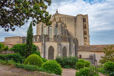 İspanyol kasabası Girona 'daki katedral.