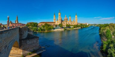 İspanya, Zaragoza 'daki Basilica de nuestra senora de pilar..