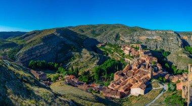 İspanyol şehri Albarracin 'in Panorama manzarası.