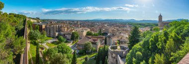 İspanyol kenti Girona 'nın Panorama manzarası.