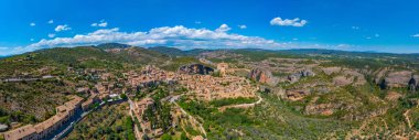 İspanya 'daki Alquezar köyünün Panorama manzarası.