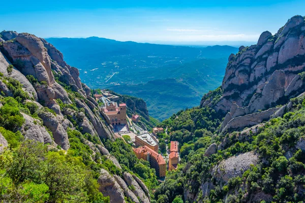 İspanya 'daki Santa Maria de Montserrat Manastırı Panorama Manzarası.