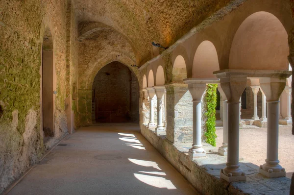 西班牙Sant Pere Rodes修道院的修院 — 图库照片