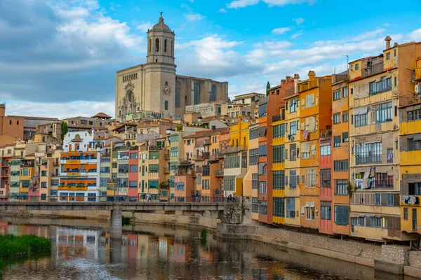 Zonsondergang Uitzicht Kathedraal Van Girona Achter Kleurrijke Huizen Spanje — Stockfoto