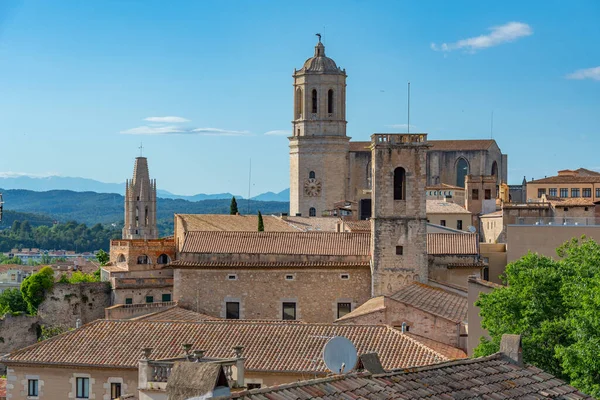 İspanyol kenti Girona 'nın Panorama manzarası.