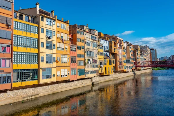 stock image Colorful houses alongside river in the center of Girona, Spain.