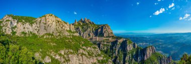 İspanya 'daki Santa Maria de Montserrat Manastırı Panorama Manzarası.
