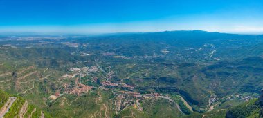 İspanya 'da Monistrol de Montserrat' ın hava manzarası.