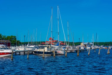 Finlandiya 'daki Ekenas marinası manzarası.