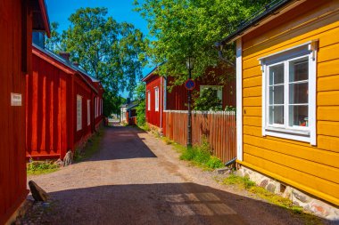 Ekenas, Finlandiya 'da renkli kereste evleri.