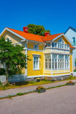 Hanko, Finlandiya 'da renkli kereste villaları.