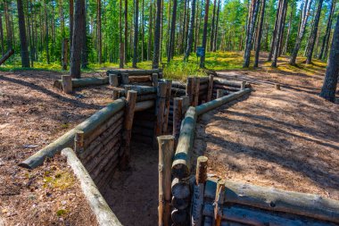 Finlandiya 'daki Hanko Cephe Müzesi' nde siperler.