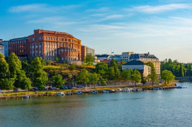 Helsinki, Finlandiya 'nın Kruununhaka bölgesinde bir marina manzarası..