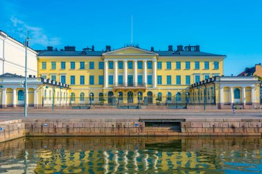 Helsinki, Finlandiya 'daki başkanlık sarayının manzarası .