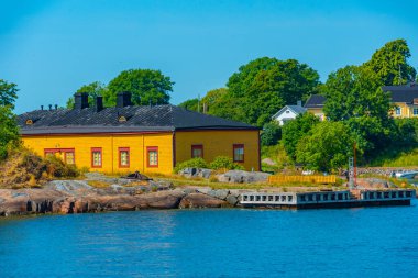 Finlandiya 'nın suomenlinna adasında bir köy manzarası..