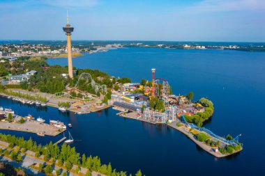 Tampere, Finlandiya 'daki Sarknniemi eğlence parkının panorama manzarası