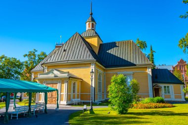 Finlandiya 'nın Jakobstad kentindeki kilise manzarası.