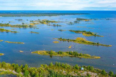 Finlandiya 'daki Kvarken takımadalarının Panorama görünümü.