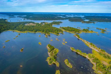 Finlandiya 'daki Kvarken takımadalarının Panorama görünümü.