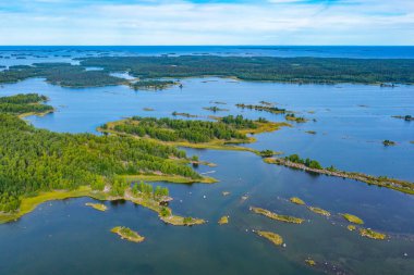 Finlandiya 'daki Kvarken takımadalarının Panorama görünümü.