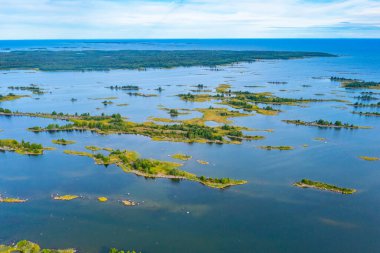 Finlandiya 'daki Kvarken takımadalarının Panorama görünümü.