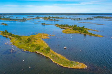 Finlandiya 'daki Kvarken takımadalarının Panorama görünümü.
