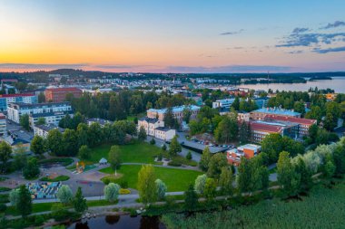 Finlandiya 'nın merkezi Kuopio' nun günbatımı manzarası.