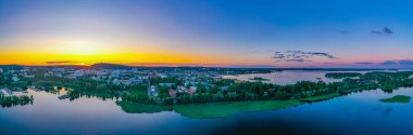 Finlandiya 'nın merkezi Kuopio' nun günbatımı manzarası.