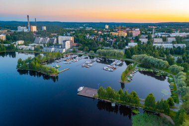 Finlandiya, Kuopio 'da bir marina manzarası..