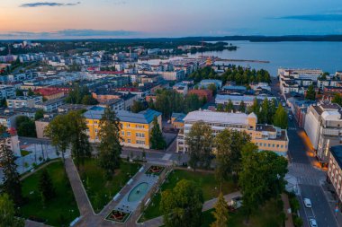 Finlandiya 'nın merkezi Kuopio' nun günbatımı manzarası.