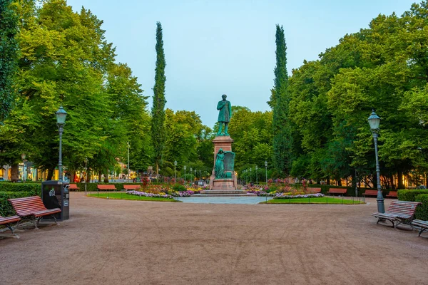 Estatua Runeberg Poeta Nacional Finlandia Avenida Del Parque Esplanadi Helsinki — Foto de Stock