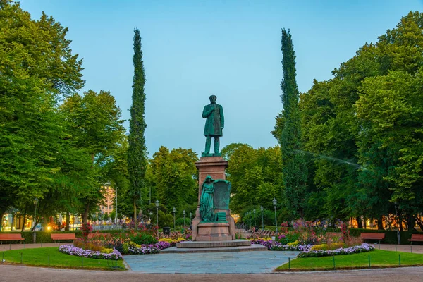 Estátua Runeberg Poeta Nacional Finlândia Avenida Parque Esplanadi Helsinque Finlândia — Fotografia de Stock