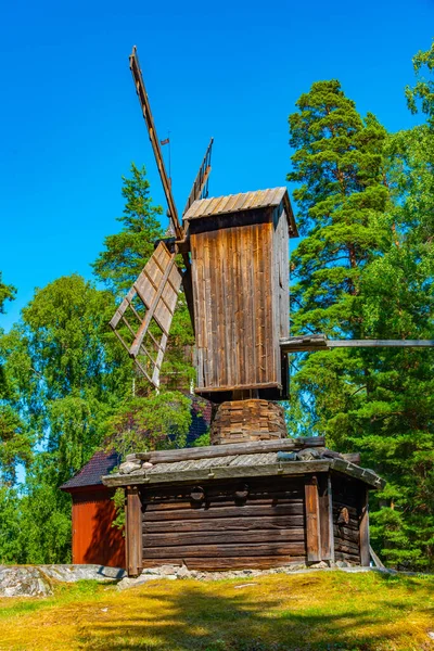 Деревянная Мельница Seurasaari Open Air Museum Хельсинки Финляндия — стоковое фото