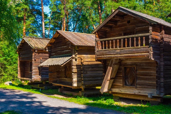 芬兰赫尔辛基Seurasaari露天博物馆的木制建筑 — 图库照片