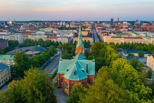 芬兰坦佩雷小镇亚历山大教堂的日落 — 图库照片