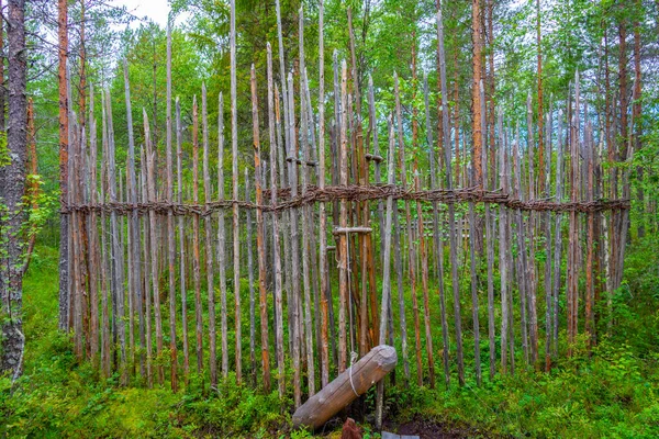 フィンランドのKierikki Stone Age Centreでの狩猟トラップ — ストック写真