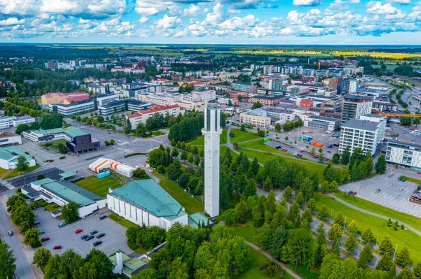 Finlandiya 'nın Seinajoki kentindeki Lakeuden Risti Kilisesi' nin hava manzarası .