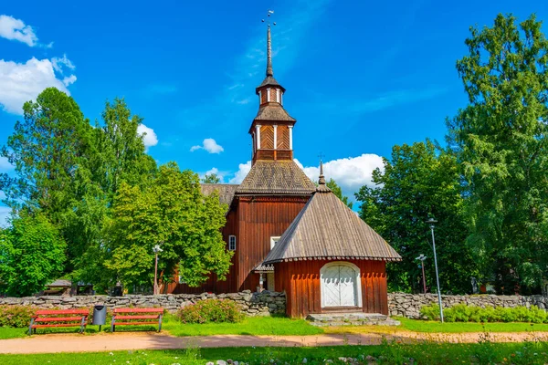 Keuruu, Finlandiya 'daki kırmızı kereste kilisesi.